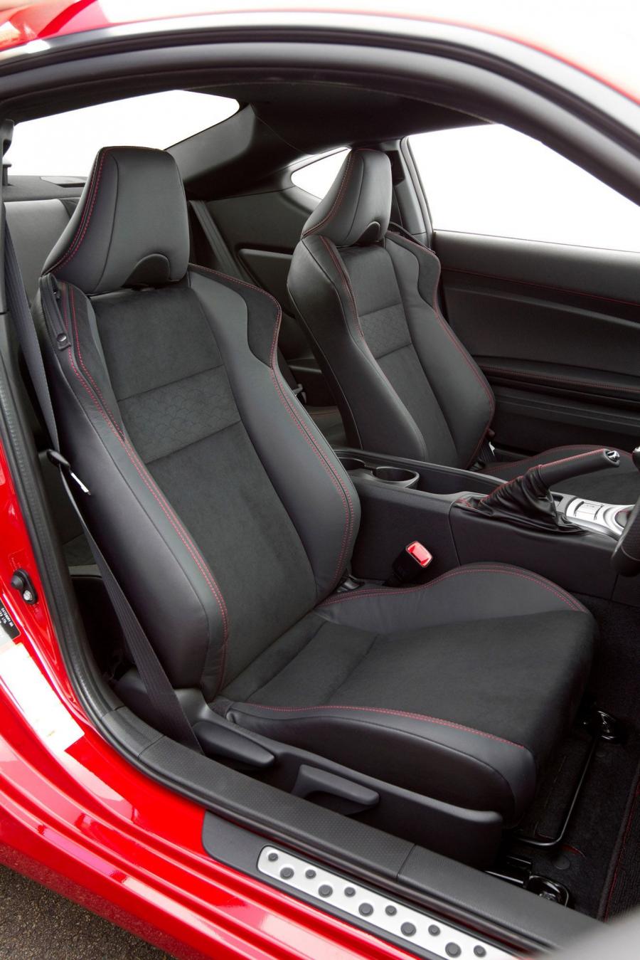  Toyota GT 86 GTS 2012 года  (фото 6 из 25)
